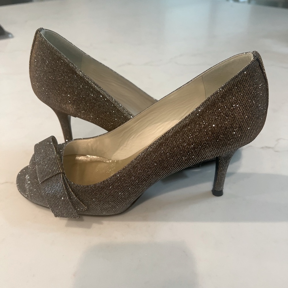 Size 9 Wide Stuart Weitzman Bowover Open Toe Pump… - image 6